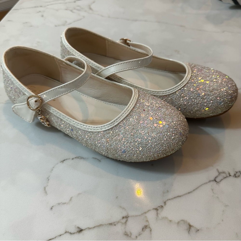 Girls Size 2 White Silver Iridescent Glitter Mary Jane Dress Shoes
